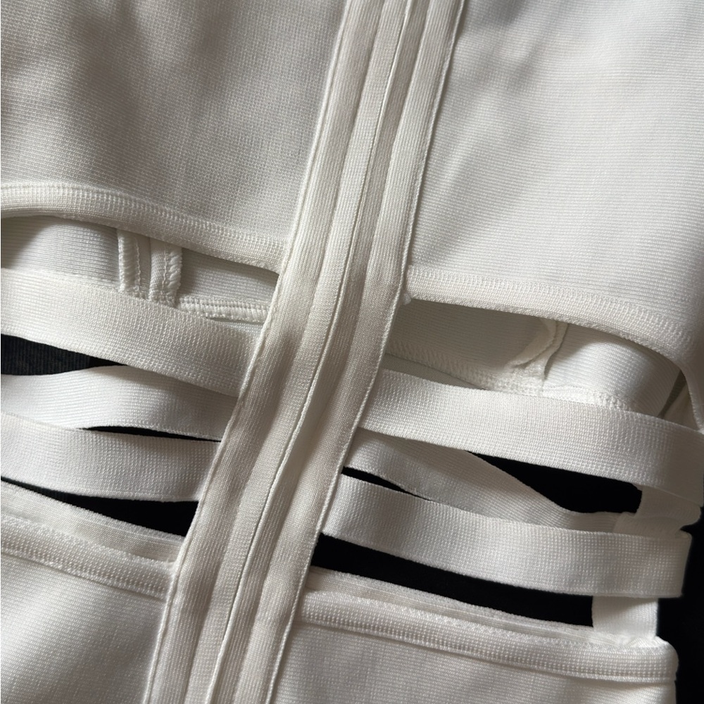 Elegant White Long-Sleeve Cutout Bodycon mini Dress - Picture 3 of 8